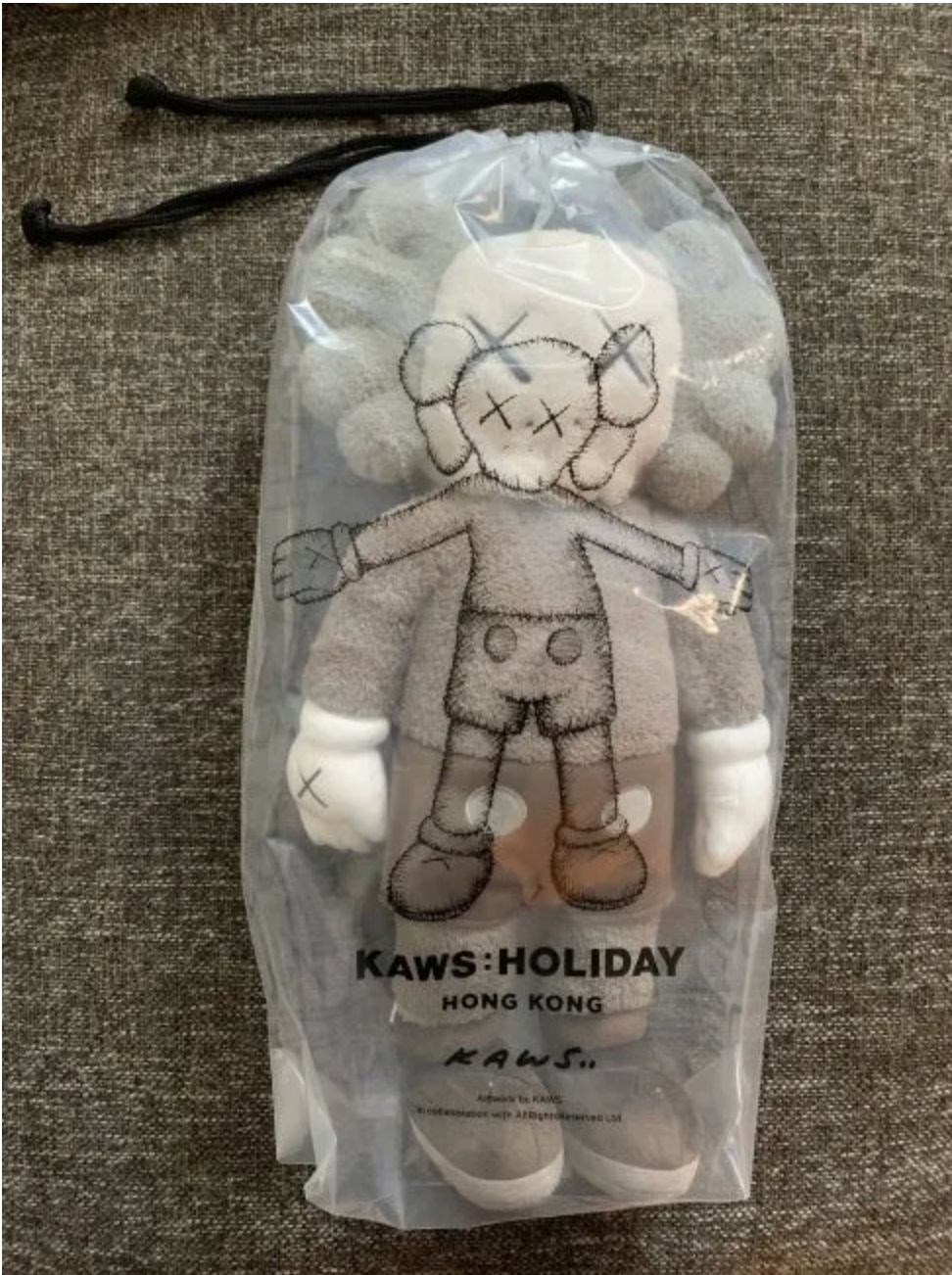 KAWS: Holiday HONG KONG Limited 20 KAWS: Holiday HONG KONG Limited 20
